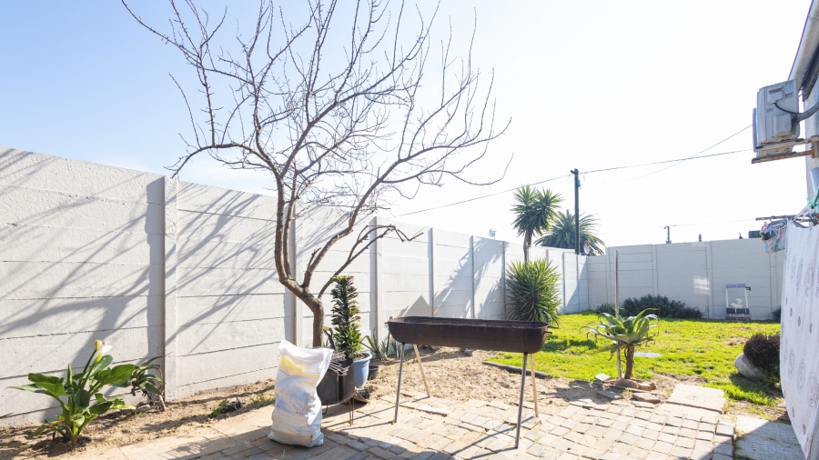 3 Bedroom Property for Sale in Peerless Park North Western Cape